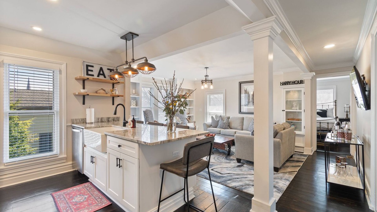 Pittsford Apartment | Prime Location, Walk Everywhere- Lux 2 Bedroom in Heart of Pittsford Village