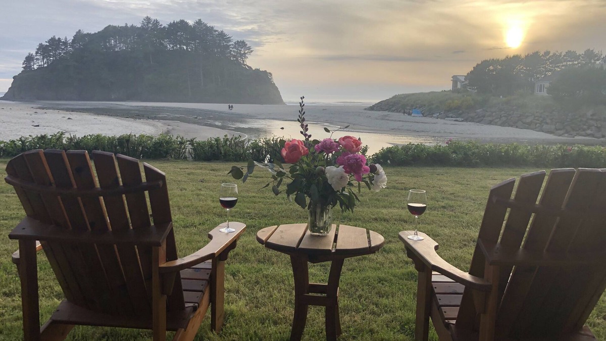 Neskowin Condo | Prime Ocean/Beach Location & Spectacular View!Ground Level Condo,Fresh Update