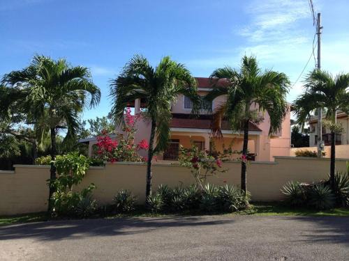La Romain Villa | Prime Ocean View Vacation Villa