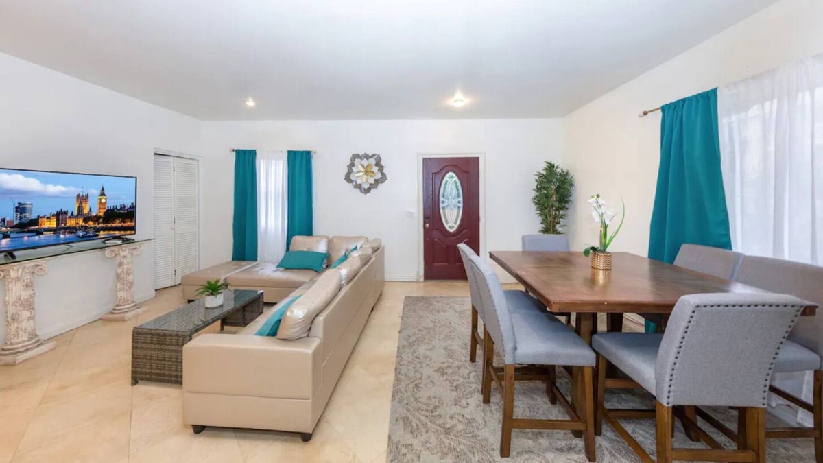 Norma Triangle Apartment | Prime Real Estate in Bev Hills w/ Patio + Parking