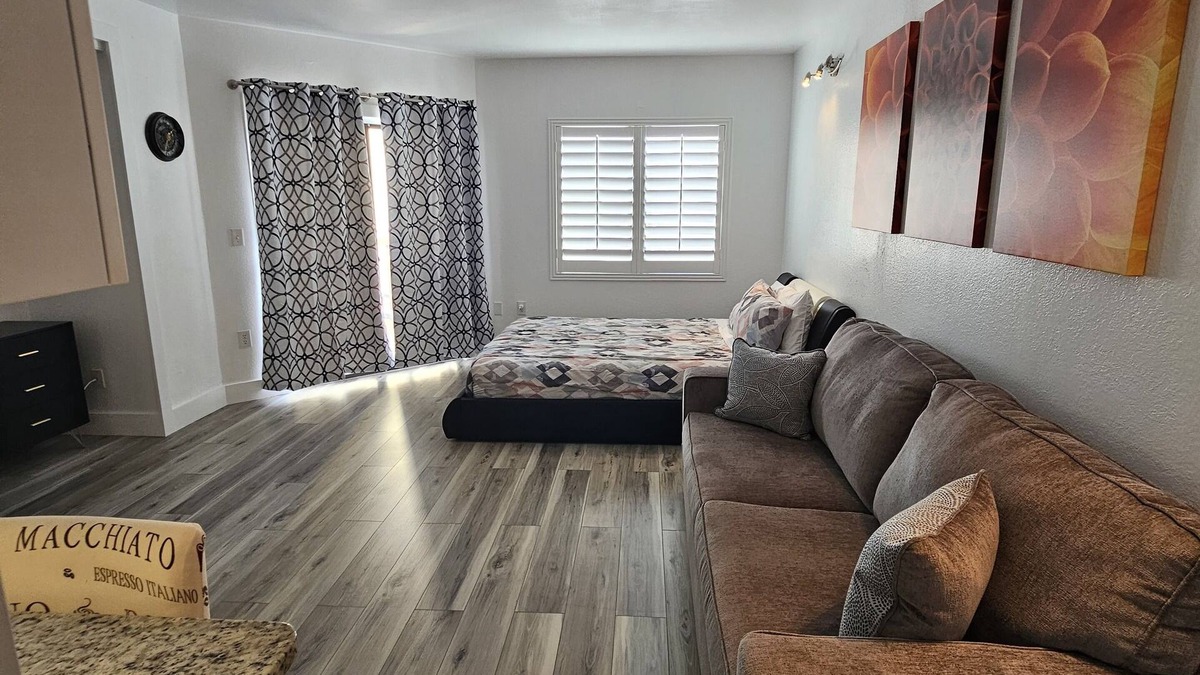 Southwest Orlando Condo | Prime Resort Studio near Universal & Disney balcony with LAKE VIEW