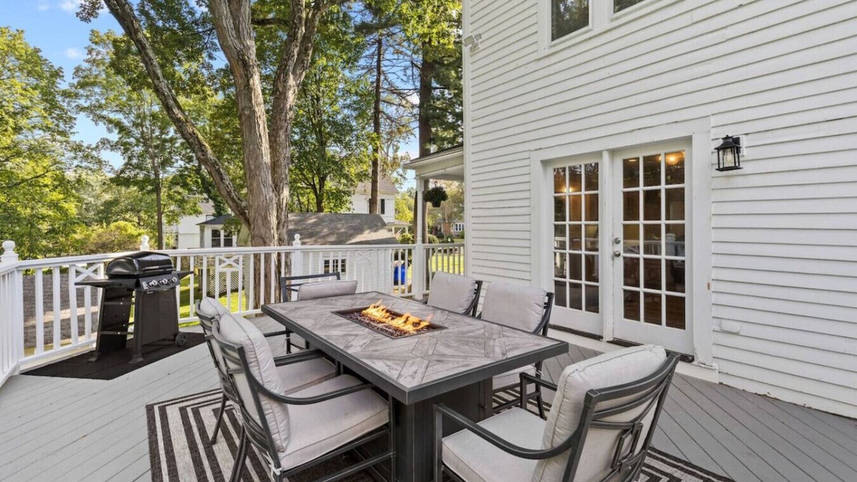 West Hartford House | Prime West Hartford Center Location: Historic Gem
