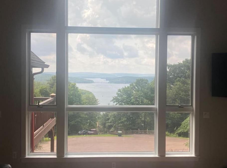 McHenry Ski Chalet | Primo Vista! Spectacular views, Dock Slip, Hot Tub