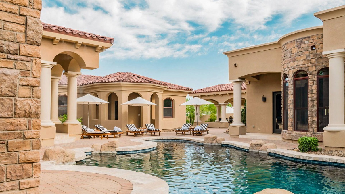 Paradise Valley Villa | Primrose by AvantStay | Extravagant Desert Estate w/ Theater & Pool