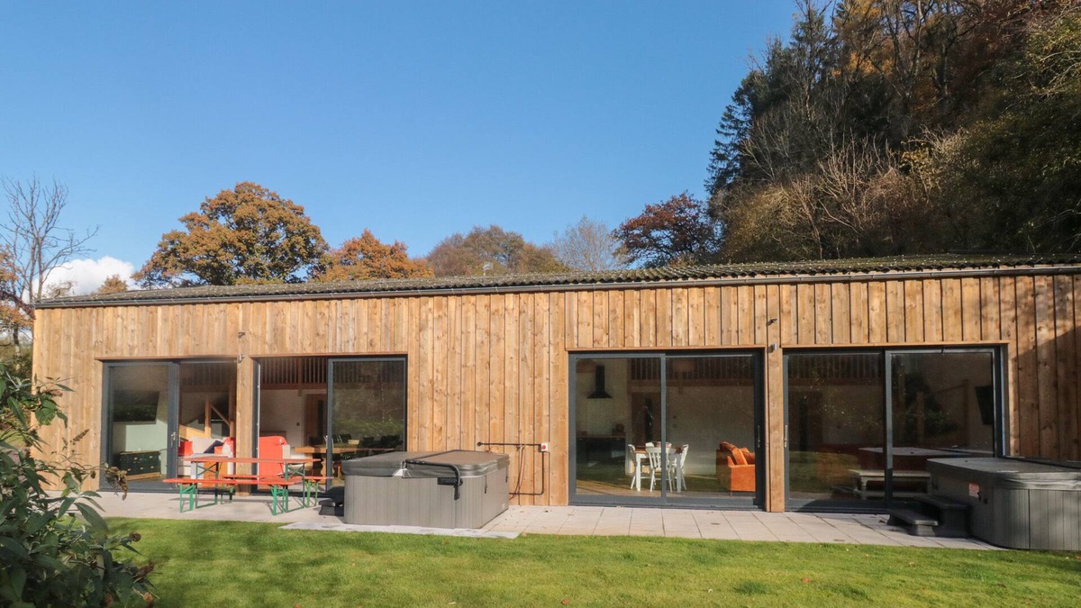 Bampton Cottage | PRIMROSE, pet friendly, character holiday cottage in Bampton, Devon