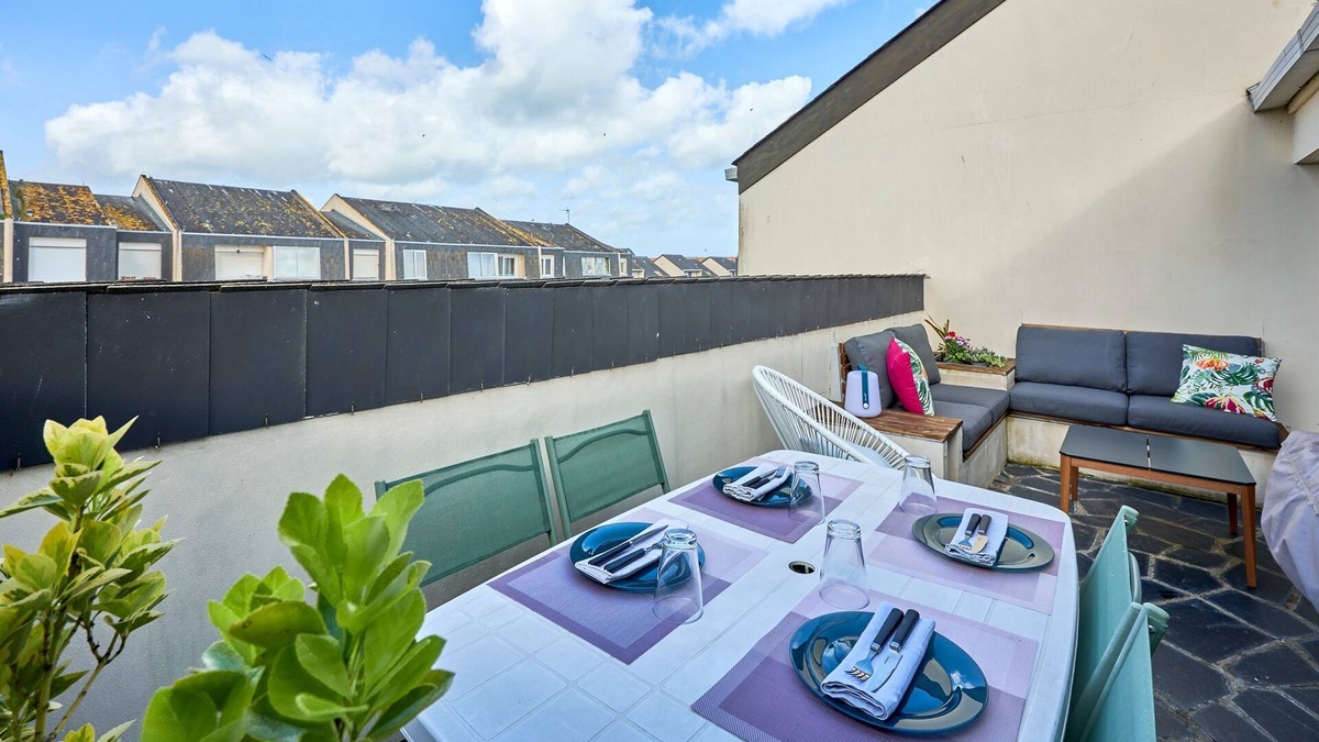 Courseulles-sur-Mer Apartment | Prince - À 500m de la plage - Appt 45m2 + Grande Terrasse