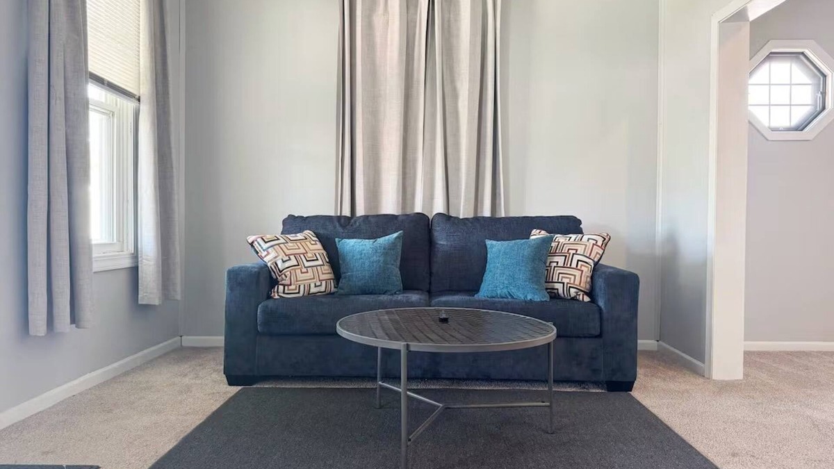 Princeton Apartment | Princeton Place - QUEEN 2BD/1BA Apt