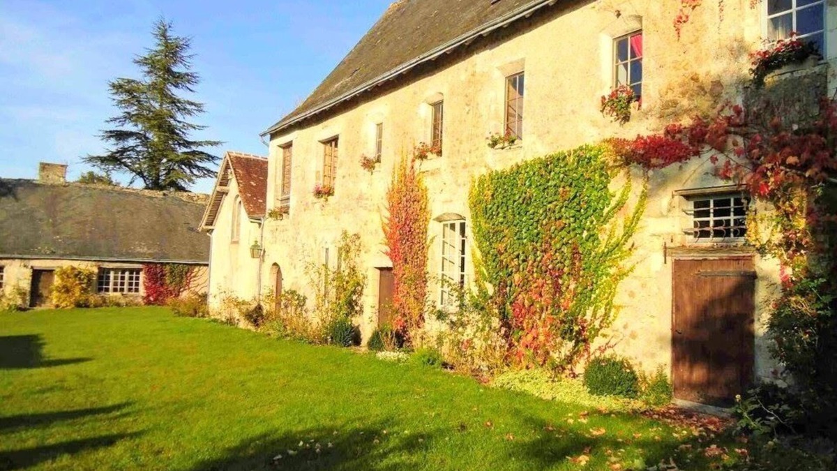 Pont-de-Ruan Other | Priory in a large 12th-century Abbey, heated swimming pool