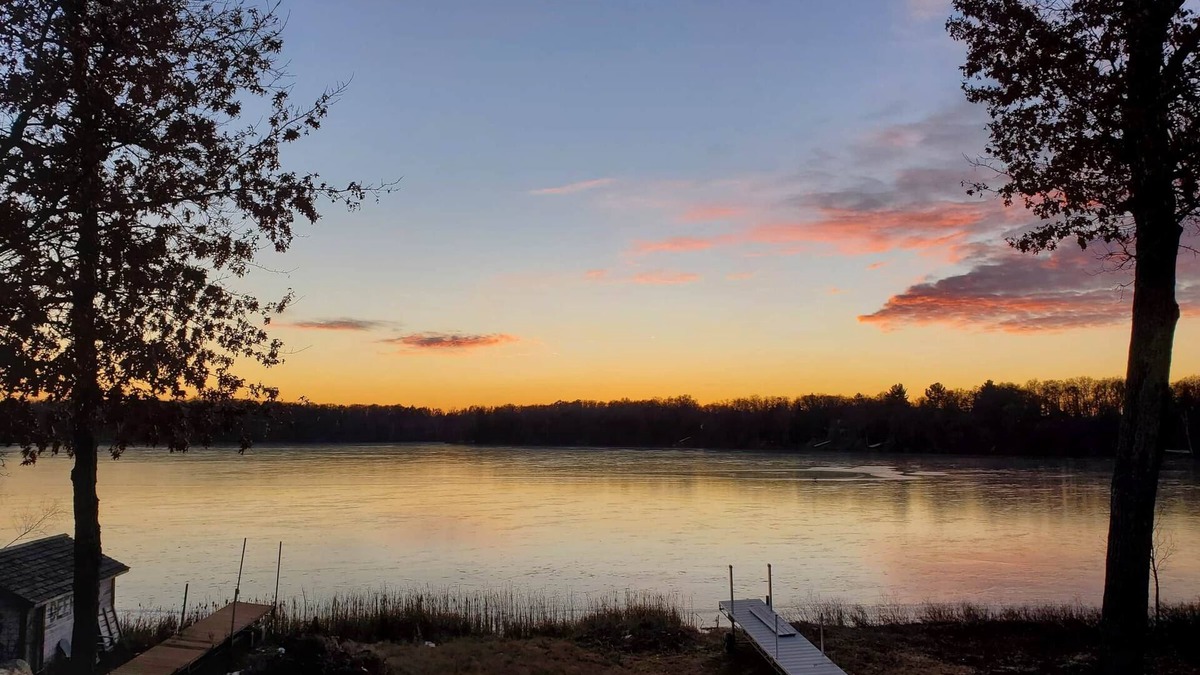 Markville House | Pristine 3-Bedroom 2-Bath Northwoods Lake Cabin