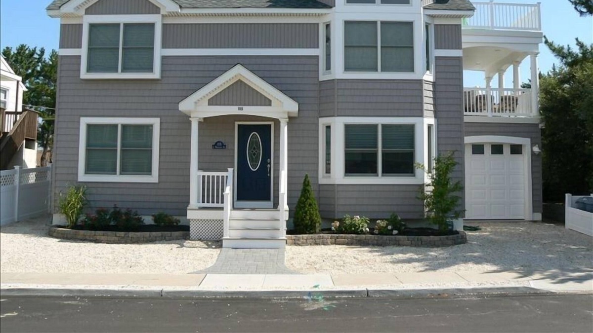 Beach Haven Terrace House | Pristine 5 Bedroom Ocean Block Home