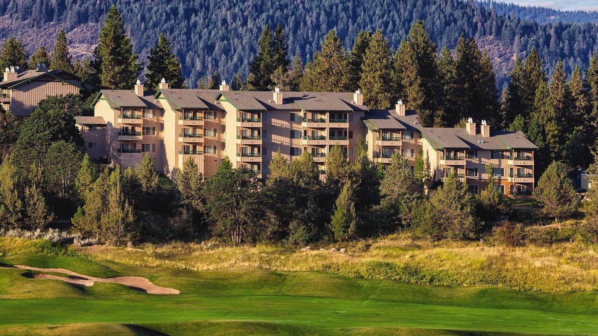 Klamath Falls Resort | Pristine beauty and a multiplicity of outdoor activities!