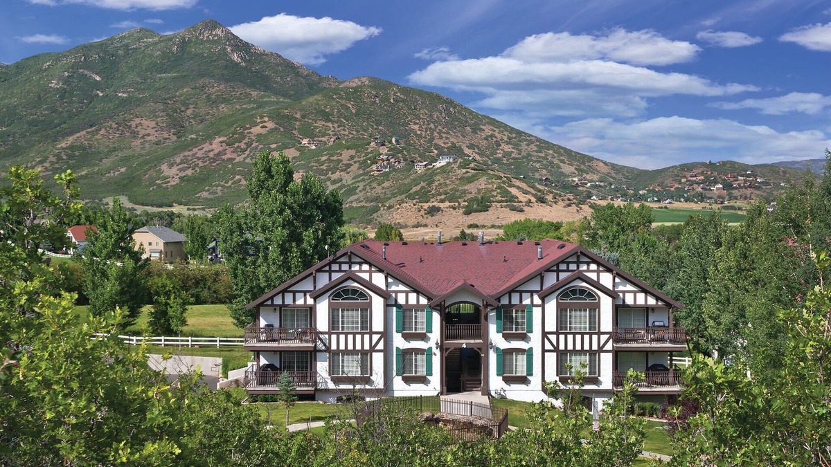 Midway Resort | Pristine beauty and a multiplicity of outdoor activities!