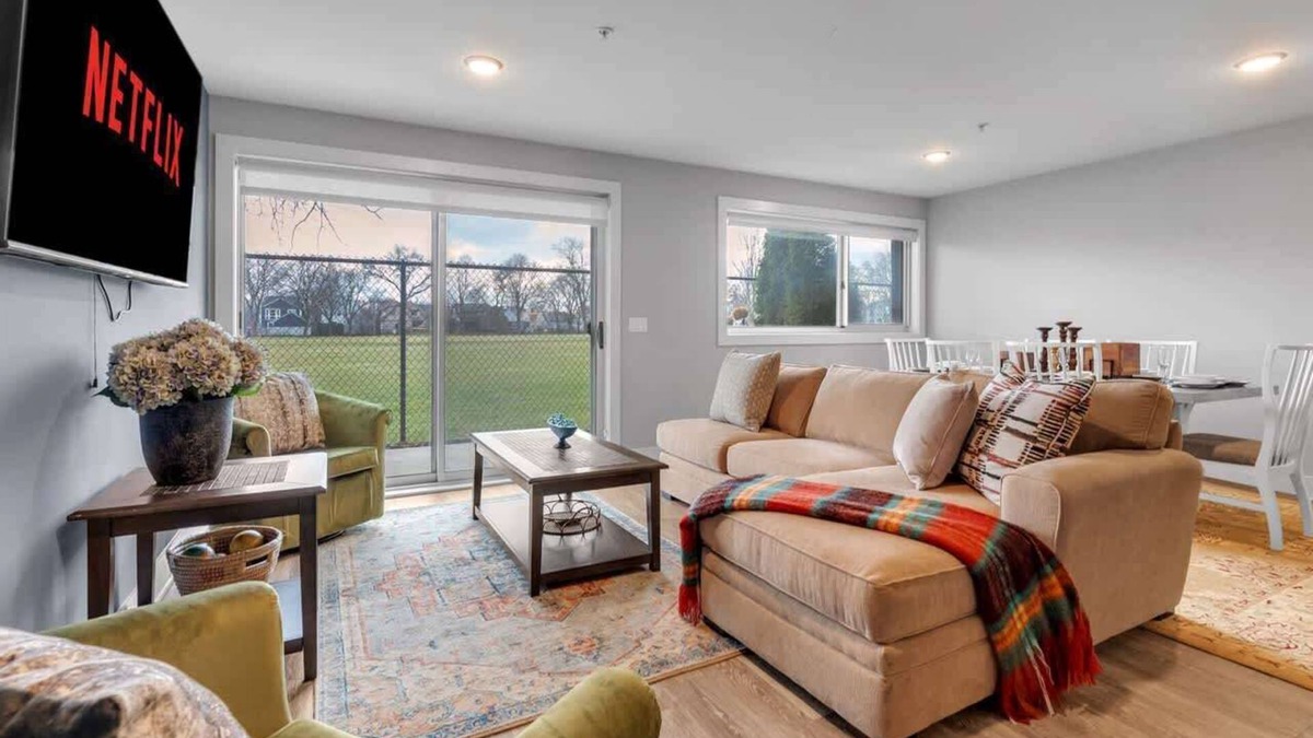 Birmingham Condo | Pristine Birmingham Retreat
