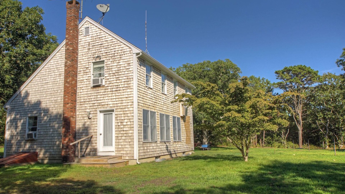 Edgartown House | Pristine Chappy! Prime August weeks 2026!