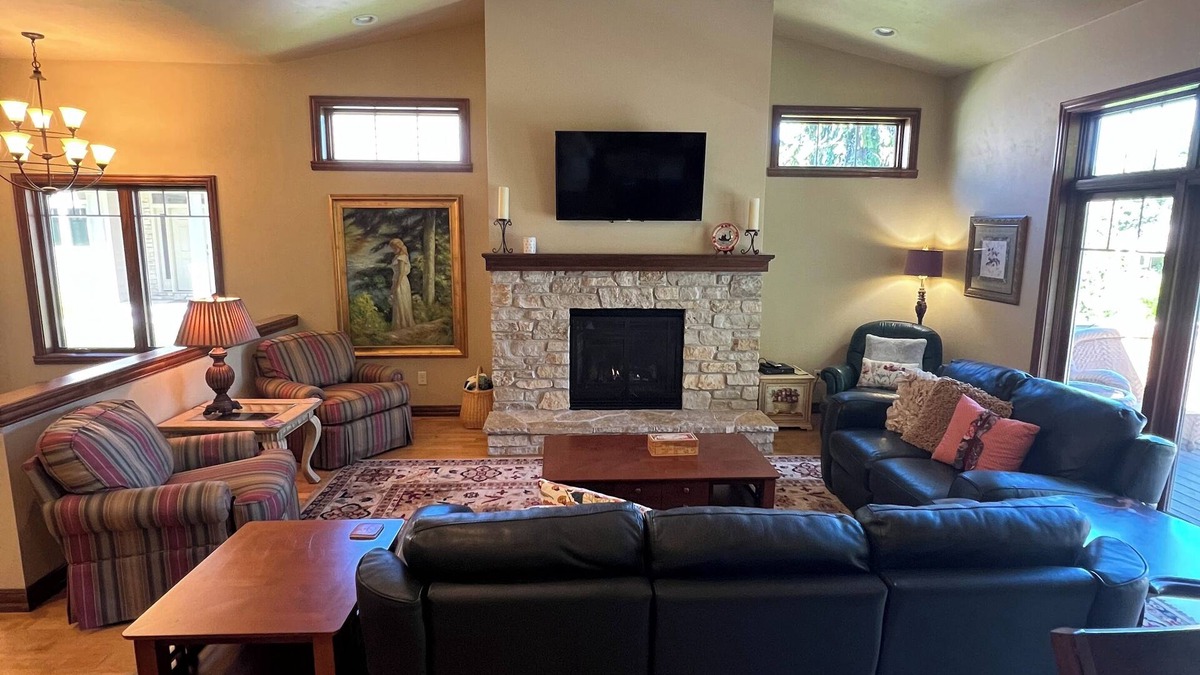 Fish Creek Condo | Pristine condo! Walking distance to everything in the heart of Fish Creek!