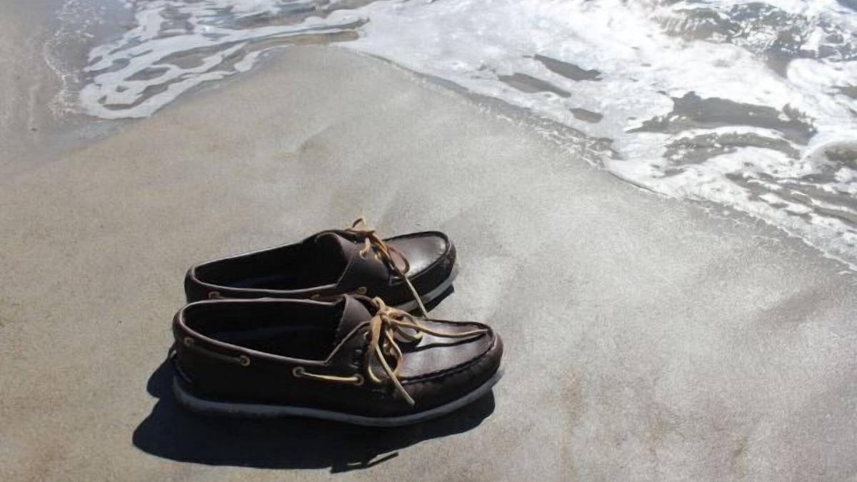 Moody House | Pristine Four Season Family Beach House. Walk to Beaches, Restaurants & Trolley.