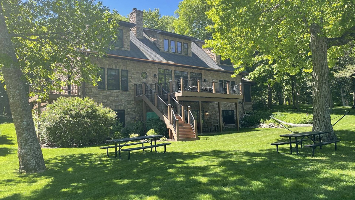 Annandale House | Pristine Lake Sylvia Getaway w/accomidations perfect for large or small groups!