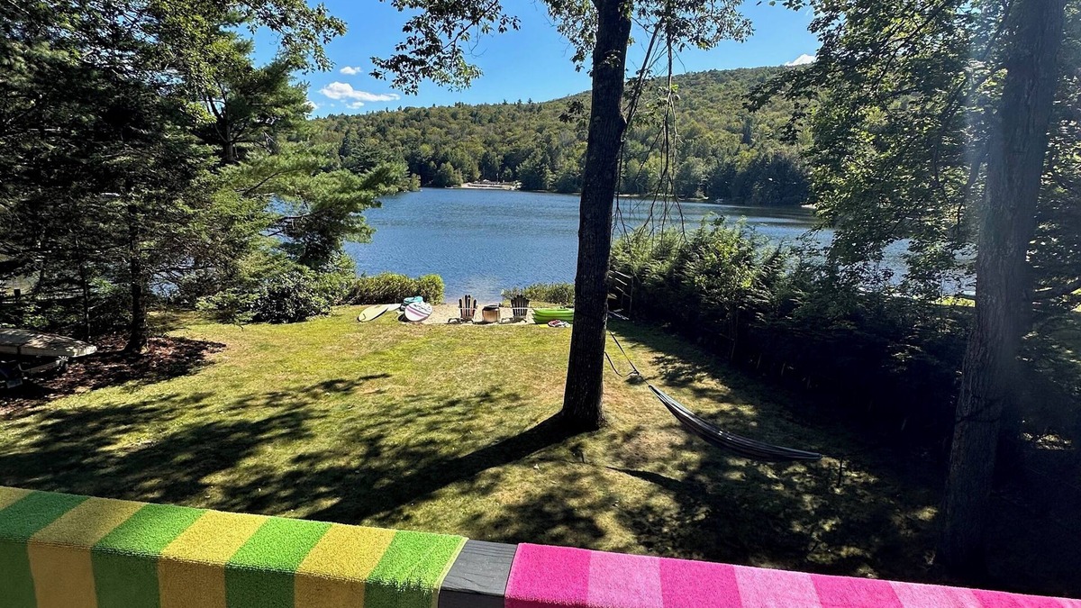 Newbury House | Pristine Renovated Waterfront Retreat