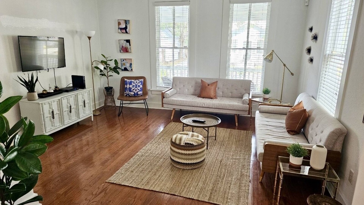 Historic Downtown House | Pristine SouthernCharm Home w/Pool Historic Ocala/WEC/HITS