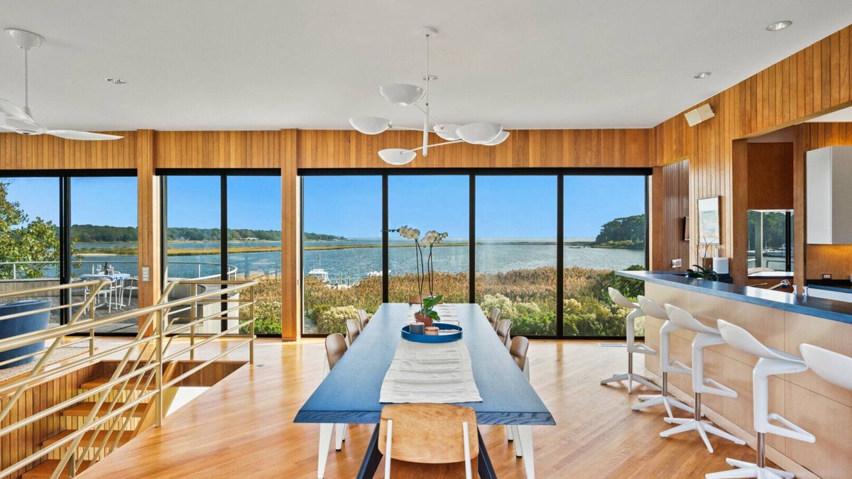 Eastport House | Pristine waterfront eco-estate with panoramic views, surrounded by 22.