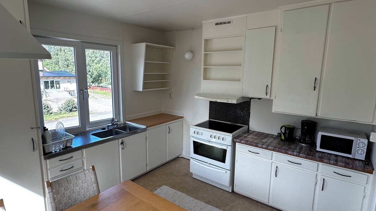 Hallabrottet Apartment | Prisvärd Lägenhet Nära Kumla & Örebro!