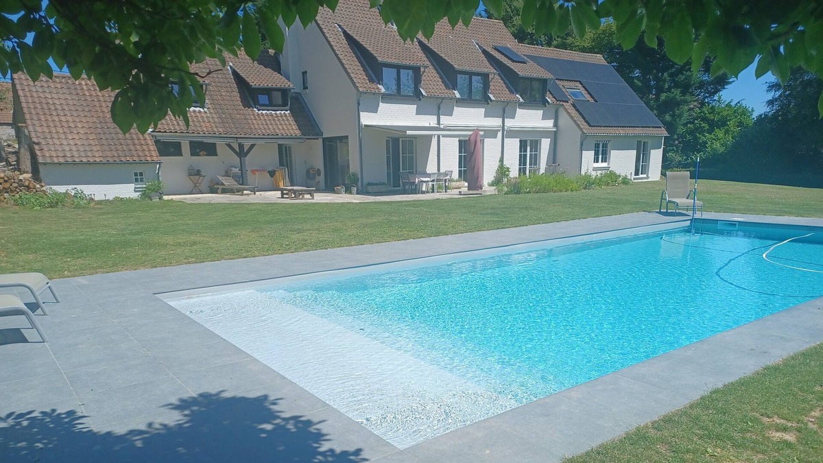Limelette Apartment | private apartment in a bucolic setting with outdoor heated pool and tennis court