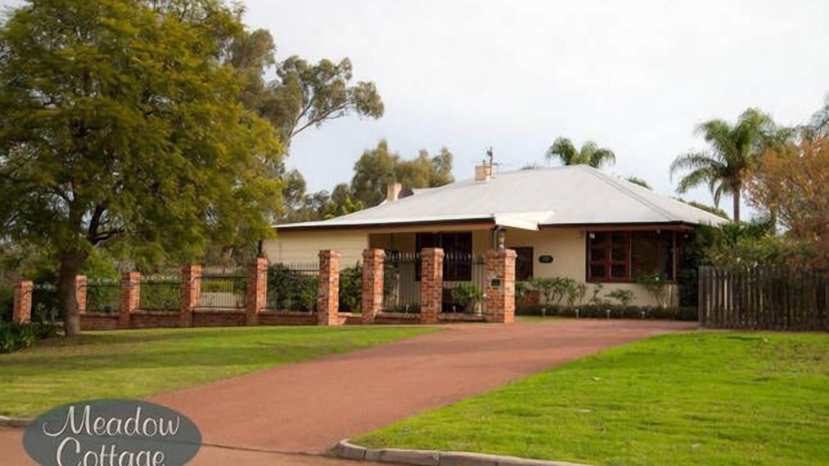Guildford House | Priv House+Pool+Wi-Fi+10 min from Perth & Wineries