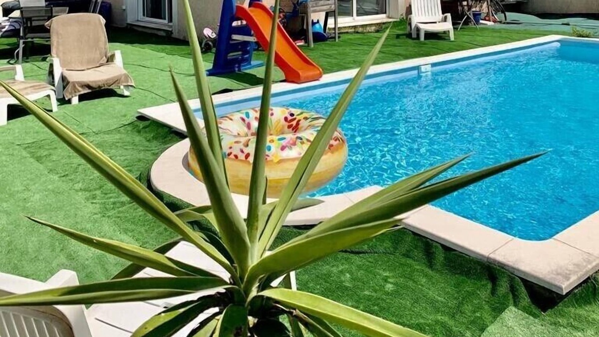 Chateauneuf-les-Martigues House | Private Pool Villa near Côte Bleue