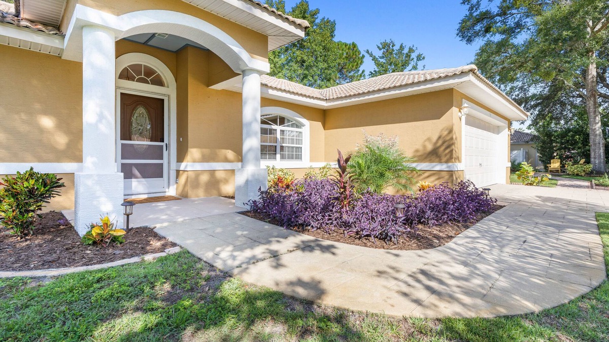 Palm Coast House | Privacy In The Palms - 3 bed/2 bath PET FRIENDLY home