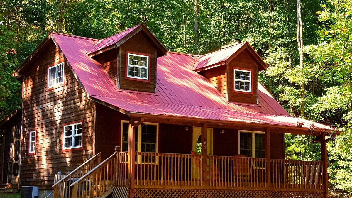 Sautee Nacoochee Cabin | Privacy in the Mountains - King Beds, Firepit, New hot tub with speakers!