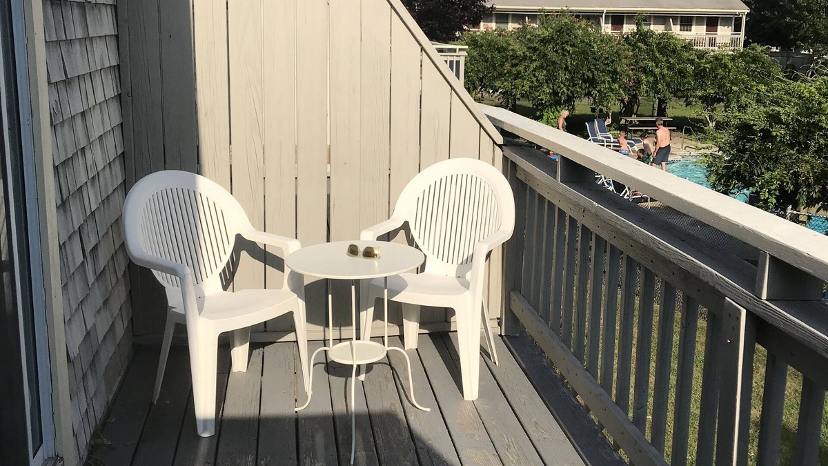 West Dennis Condo | Privacy, location, cleanliness and decorated