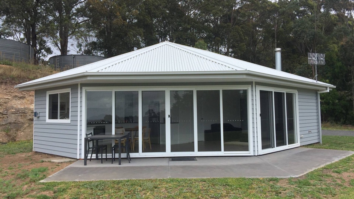 Tapitallee House | Privacy space comfortnLooking at visiting Bundanon? Uwannavu @Tapitallee Lodges