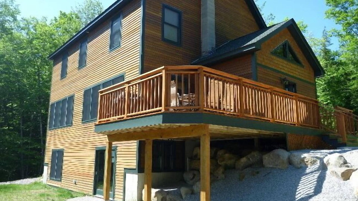 Bartlett House | Privacy, Spacious Home, Minutes to Attitash, Rocky Branch Trail, Storyland.