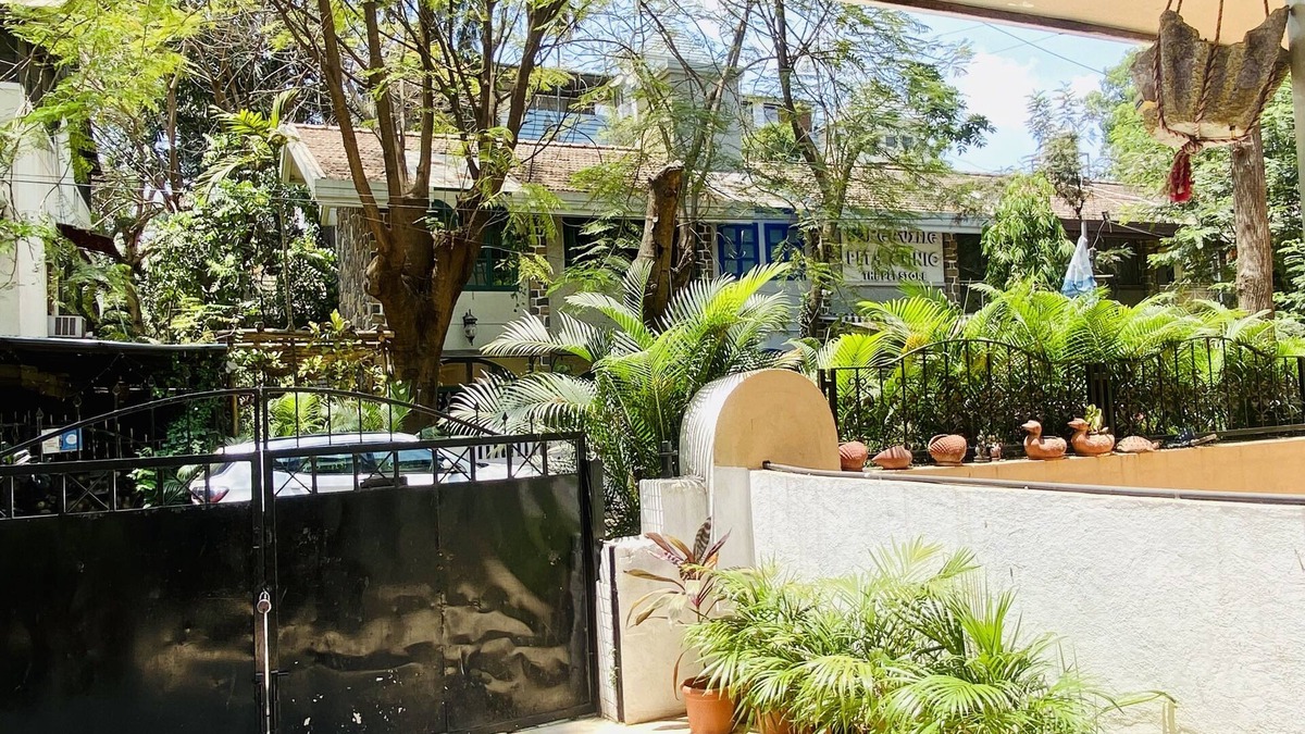 Kalyani Nagar House | Private 1 Air-conditioned Room Near Osho Ashram Pune
