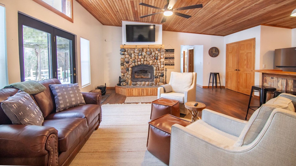 Lake Township Cabin | Private 11 acres .7 Mi to Crystal Lake Public launch | 3 Min to Downtown Beulah