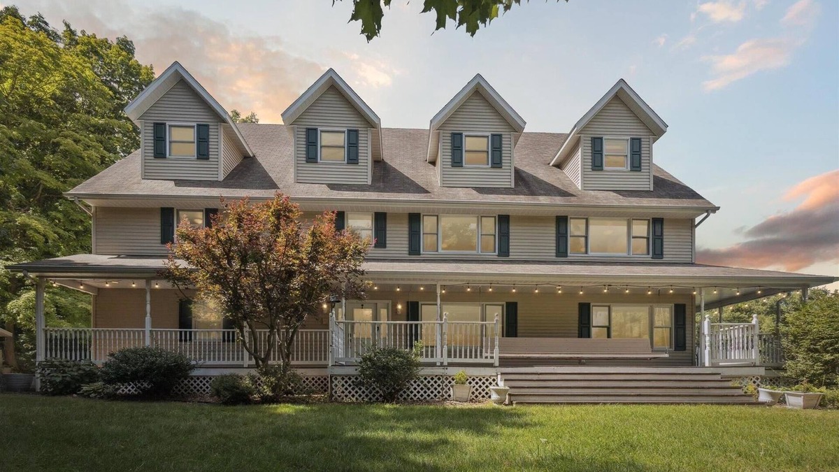 Saint Marys  Saint Joseph County House | Private 12 bedroom home with pool and pickleball!