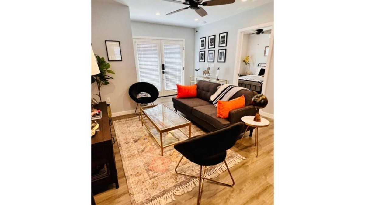East Pasadena House | Private 1BD+1BA House w/Full Kitchen + free parking