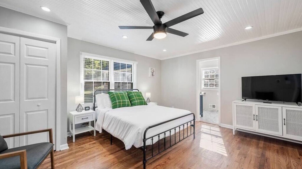 Norcross House | Private 1BR Cottage In Downtown Historic Norcross