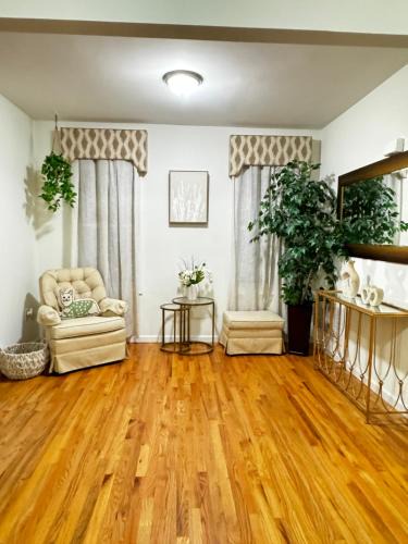 Elizabeth Apartment | Private 1st floor Apartment - Only 5 min Away from Newark Airport and 30 min to NYC