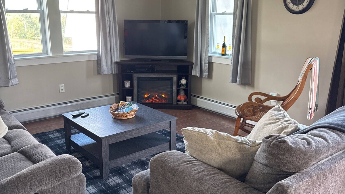 Newport Center Apartment | Private 2-bedroom garage apartment in Newport Center, Vermont.
