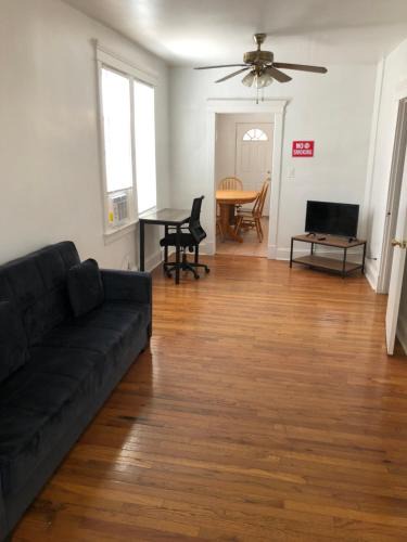 Perth Amboy Apartment | Private 2 bedroom and 1 bathroom house in a quiet area and convenient to NYC bus and train