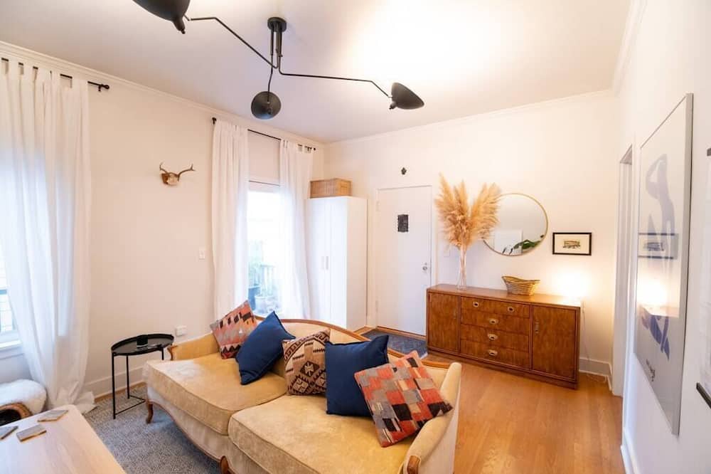 Atlantic House | Private 2 Bedroom Bungalow w/Wi-Fi + Kitchen