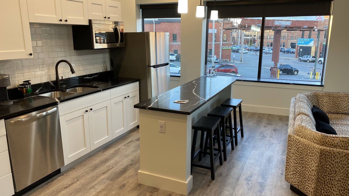 Crossroads Arts District House | Private 2 Story City Loft Style