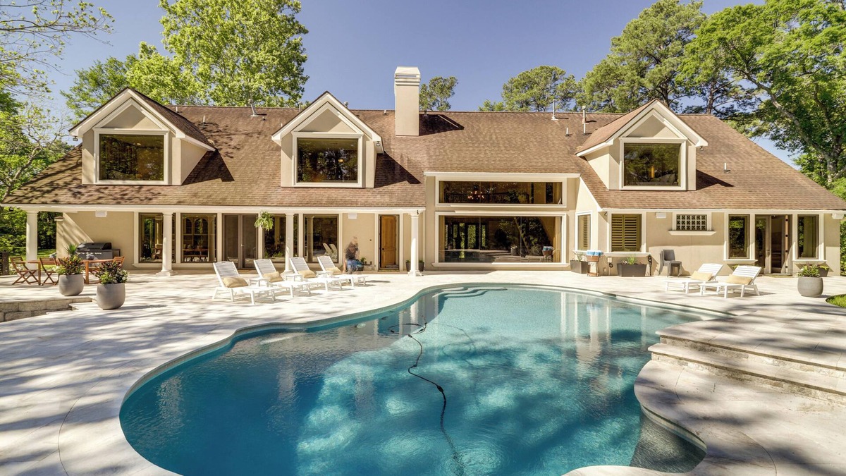 Barker House | Private 25 Acre Estate w/Lake: Fish & Canoe!