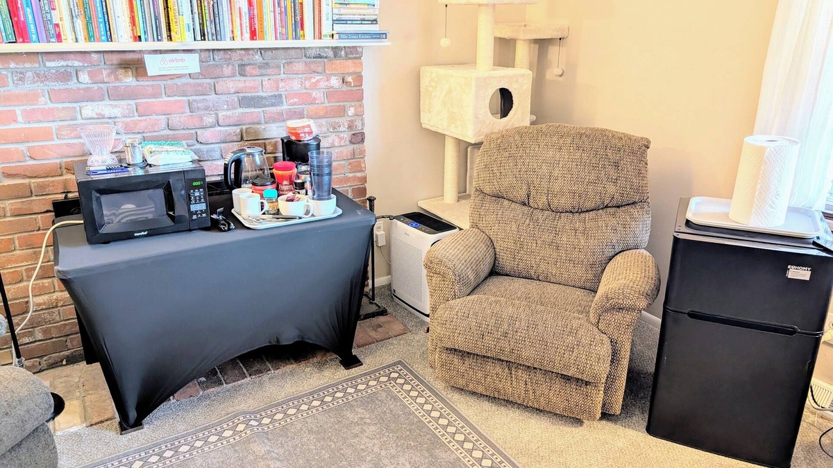 Castlewood House | Private 2br/1.5ba Suite in a house with separate entrance, WiFi, Parking!