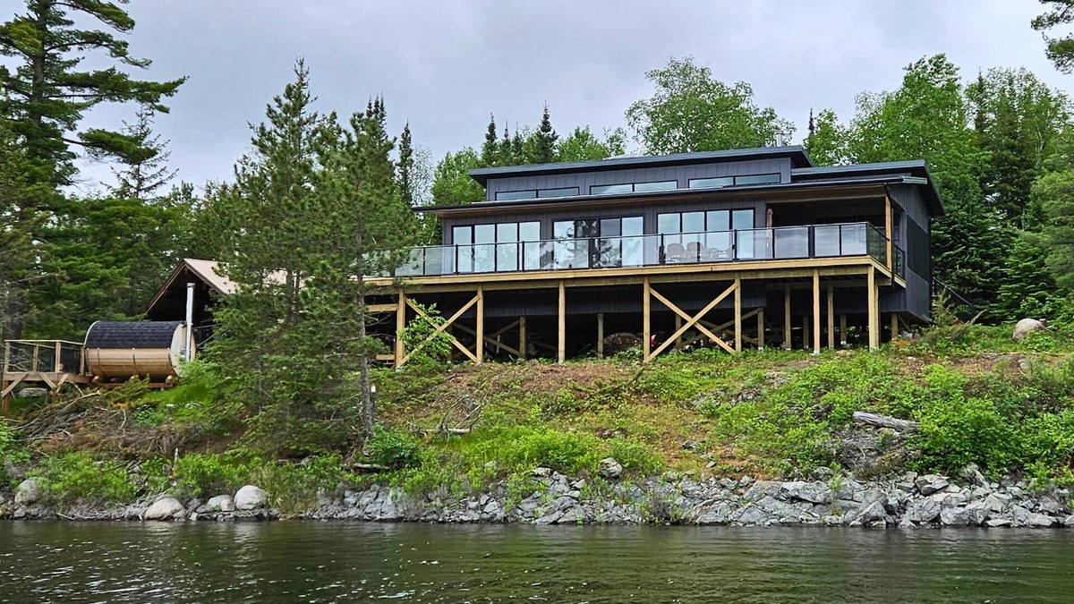 Northern Ontario House | Private 3.5 Acre King Island on Lake of the Woods