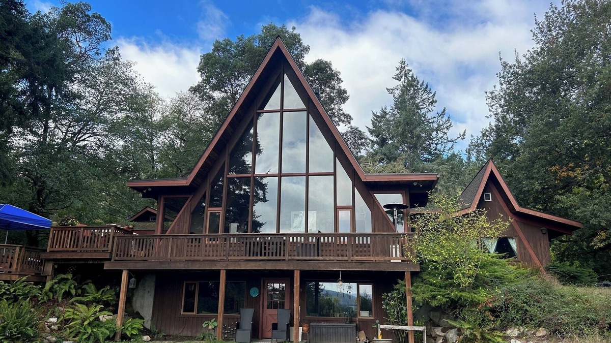 Vashon Island House | Private, 3 Acre Vashon Island Getaway with Spectacular Views - Sleeps 12!