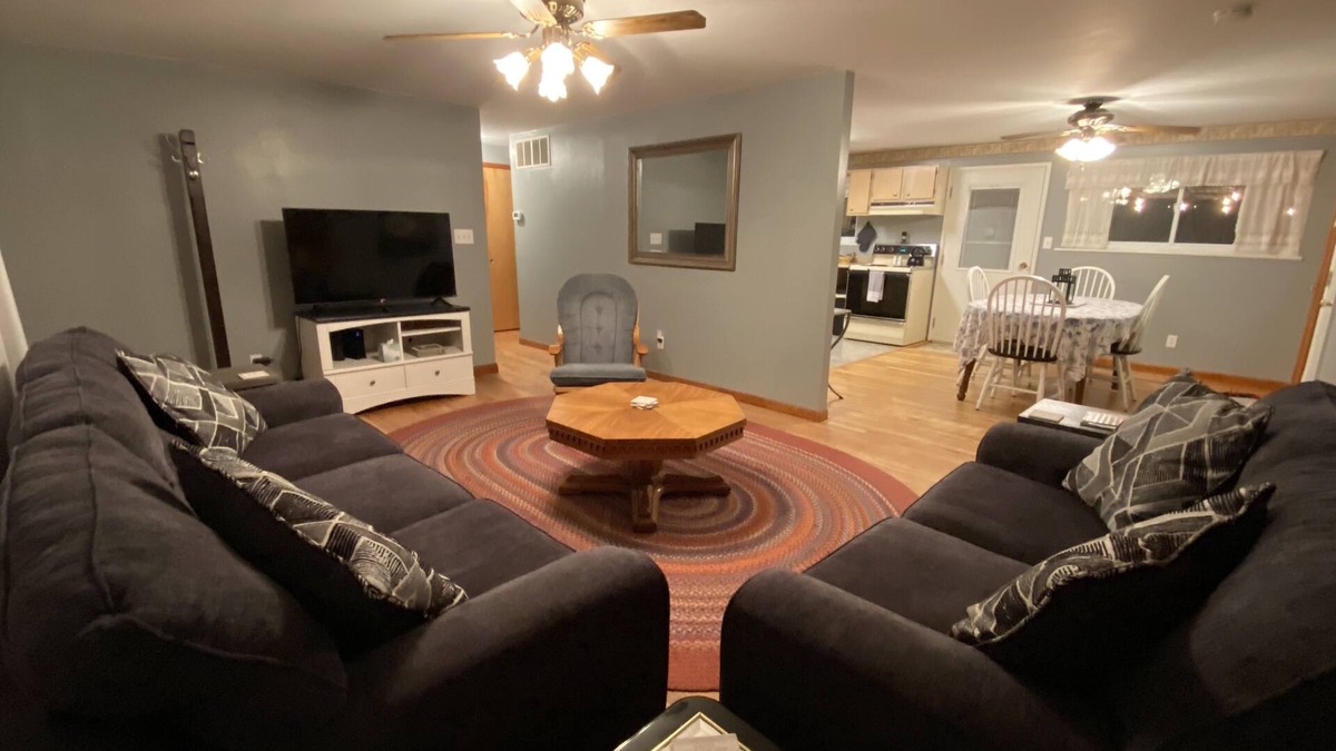 Cedarville House | Private 3 Bedroom Ranch: Walk to Cedarville University