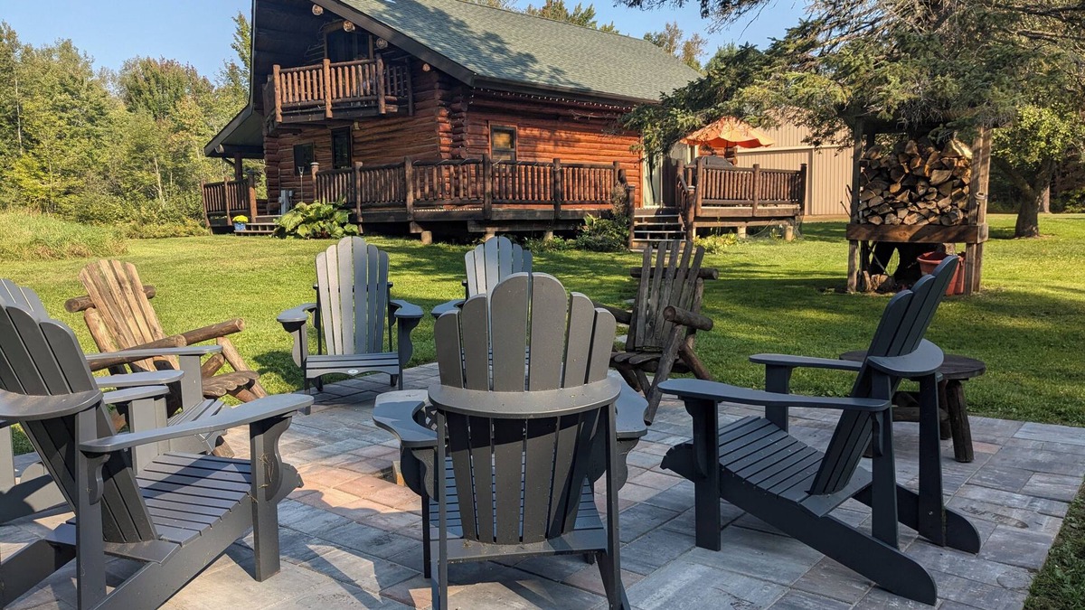 Dunbar Cabin | Private 3 BR 1.5 BA log cabin on 34 acres, driveway is 150' from ATV trail