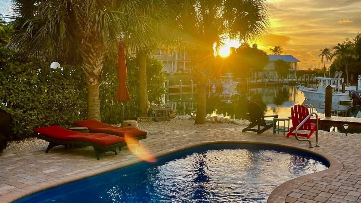 Marathon Villa | Private 4/3 Pool Heater/Dock/Kayaks/Bikes,etc
